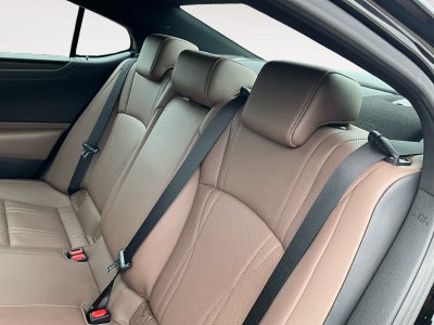 2023 Lexus ES 300h Luxury