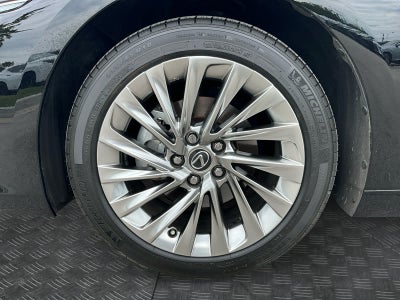 2023 Lexus ES 300h Luxury