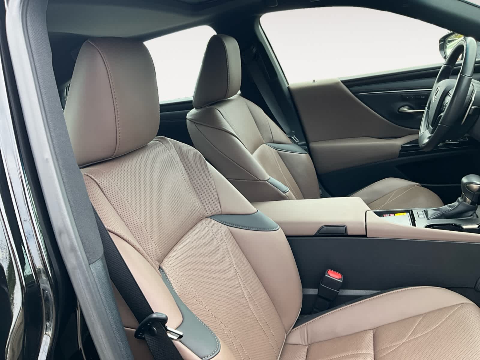 2023 Lexus ES 300h Luxury