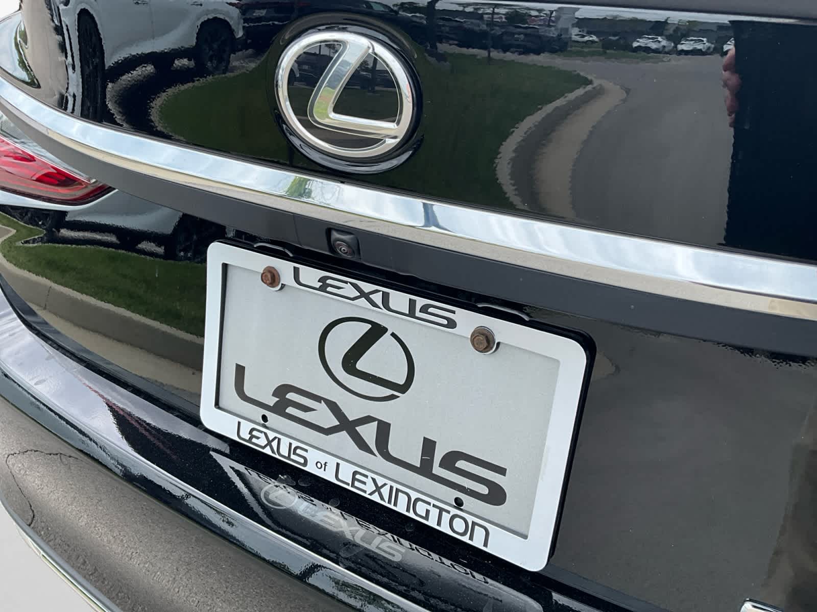 2023 Lexus ES 300h Luxury