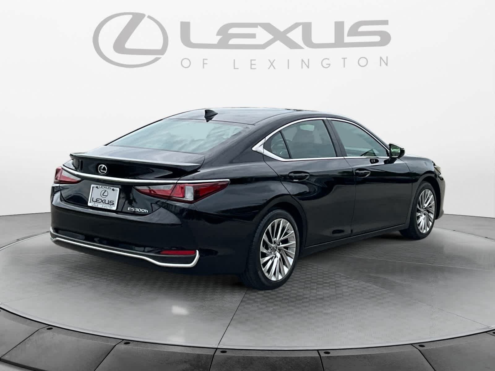 2023 Lexus ES 300h Luxury