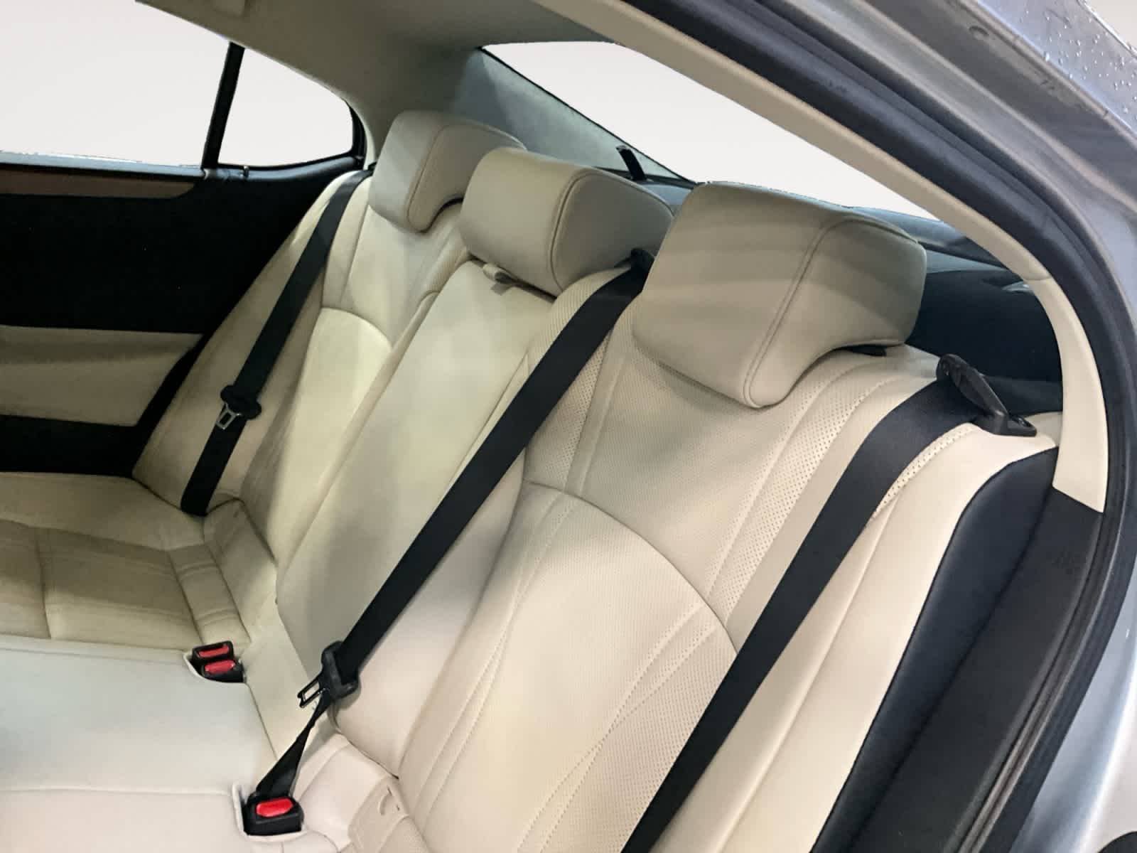 2025 Lexus ES 300h Luxury
