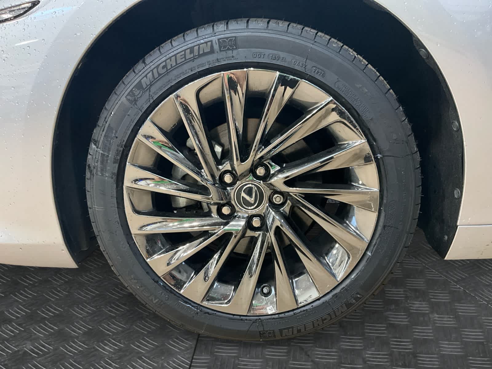 2025 Lexus ES 300h Luxury