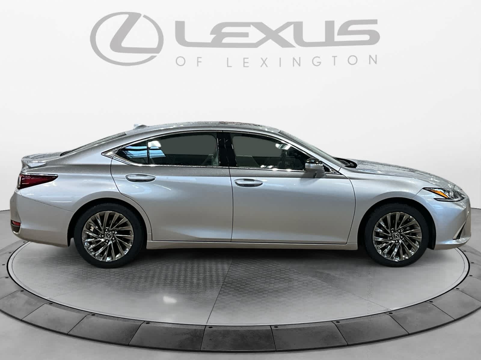 2025 Lexus ES 300h Luxury