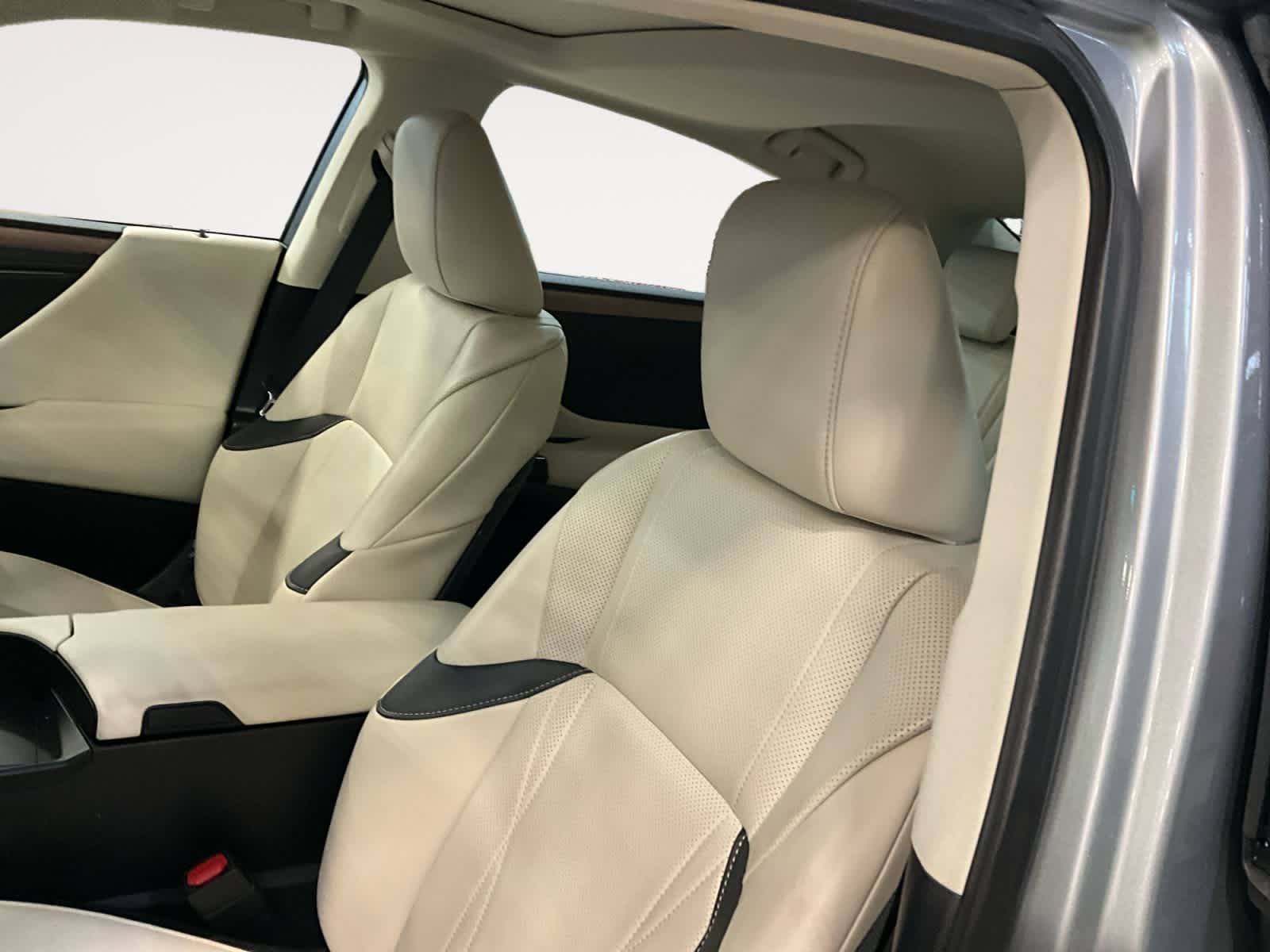 2025 Lexus ES 300h Luxury