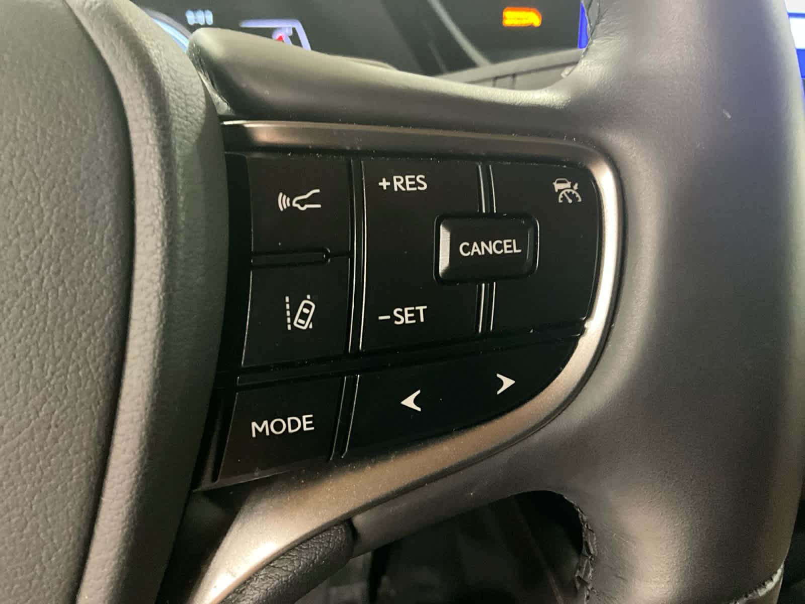 2025 Lexus ES 300h Luxury