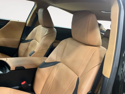 2025 Lexus ES 300h Luxury