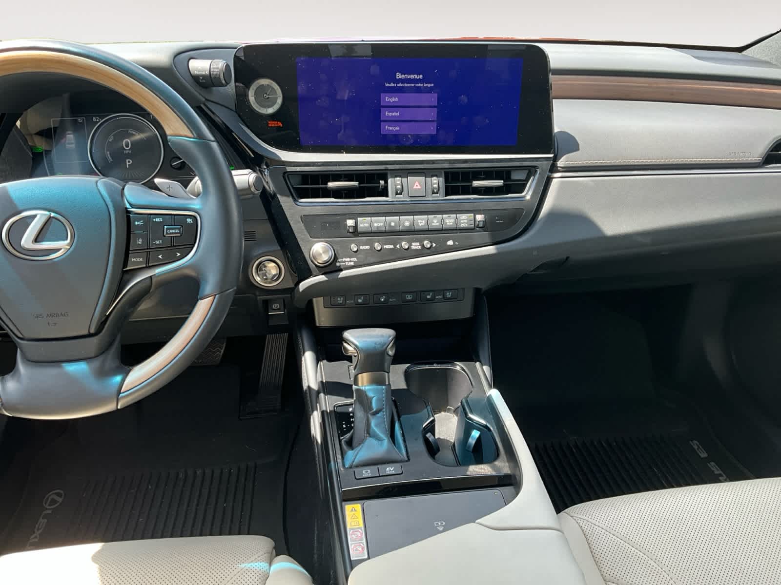 2025 Lexus ES 300h Luxury