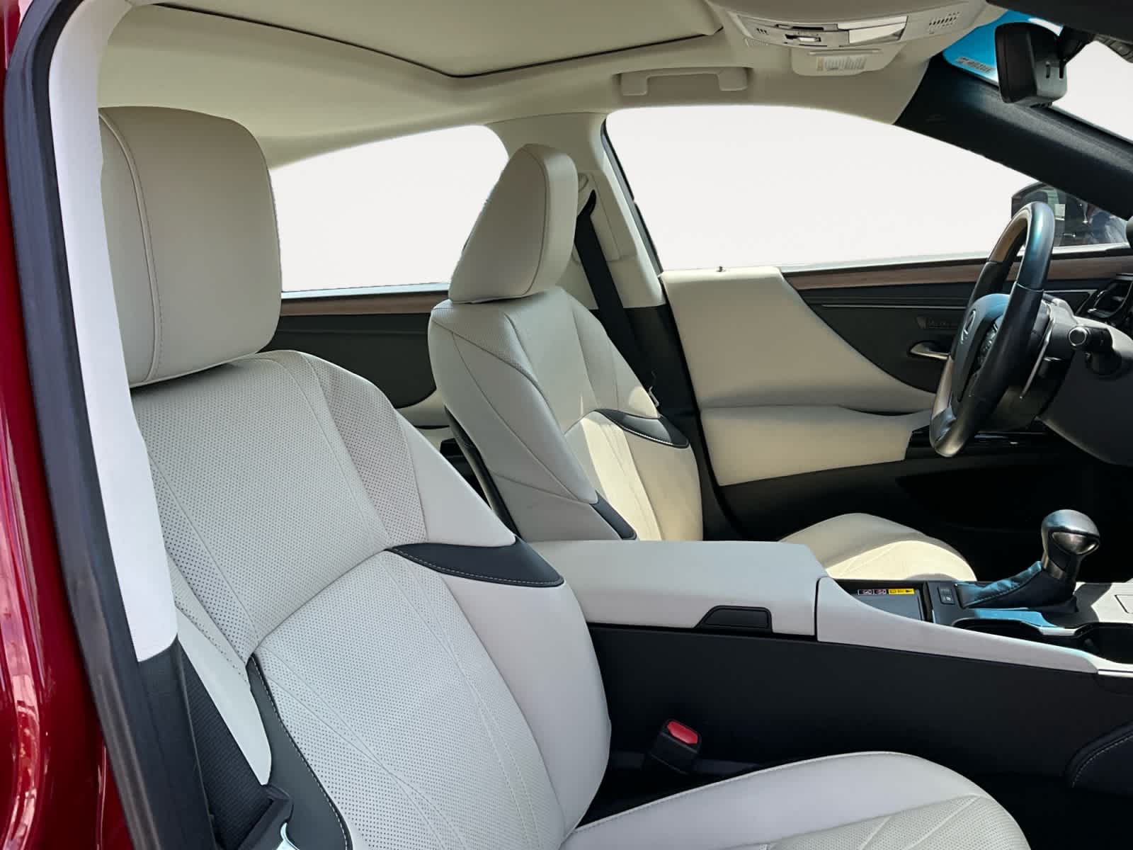 2025 Lexus ES 300h Luxury