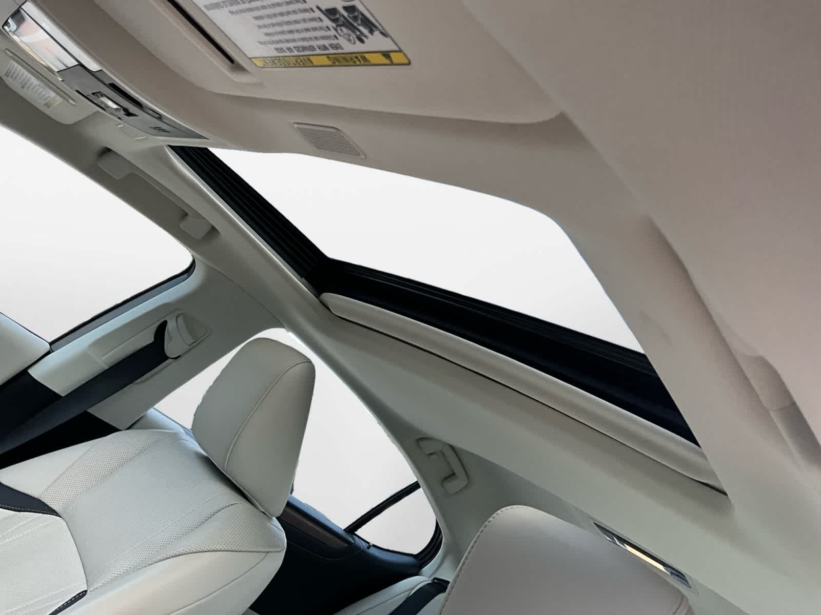 2025 Lexus ES 300h Luxury