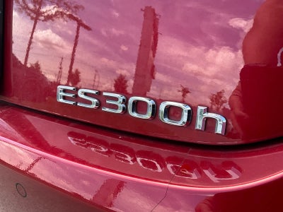 2025 Lexus ES 300h Luxury