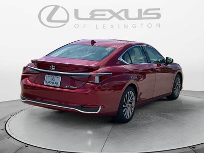 2025 Lexus ES 300h Luxury