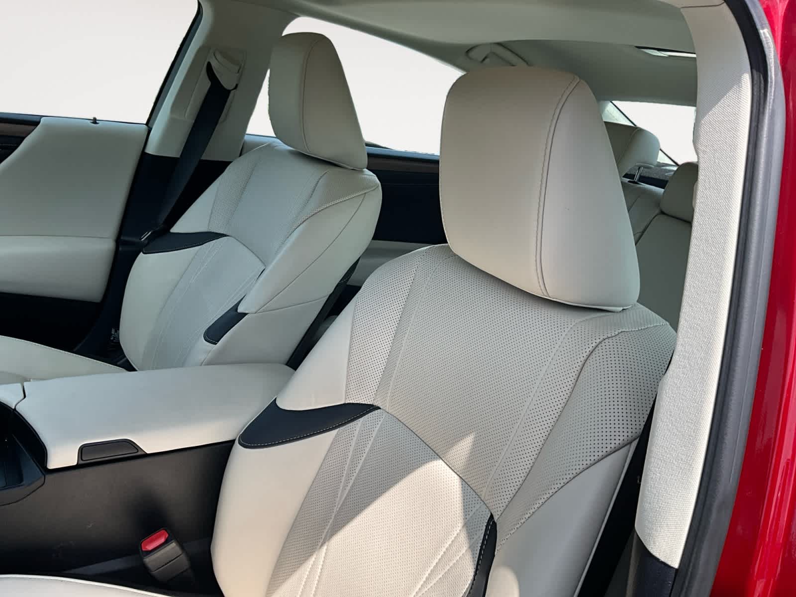 2025 Lexus ES 300h Luxury