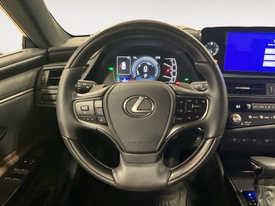 2025 Lexus ES 300h Luxury