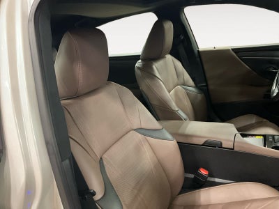 2025 Lexus ES 300h Luxury