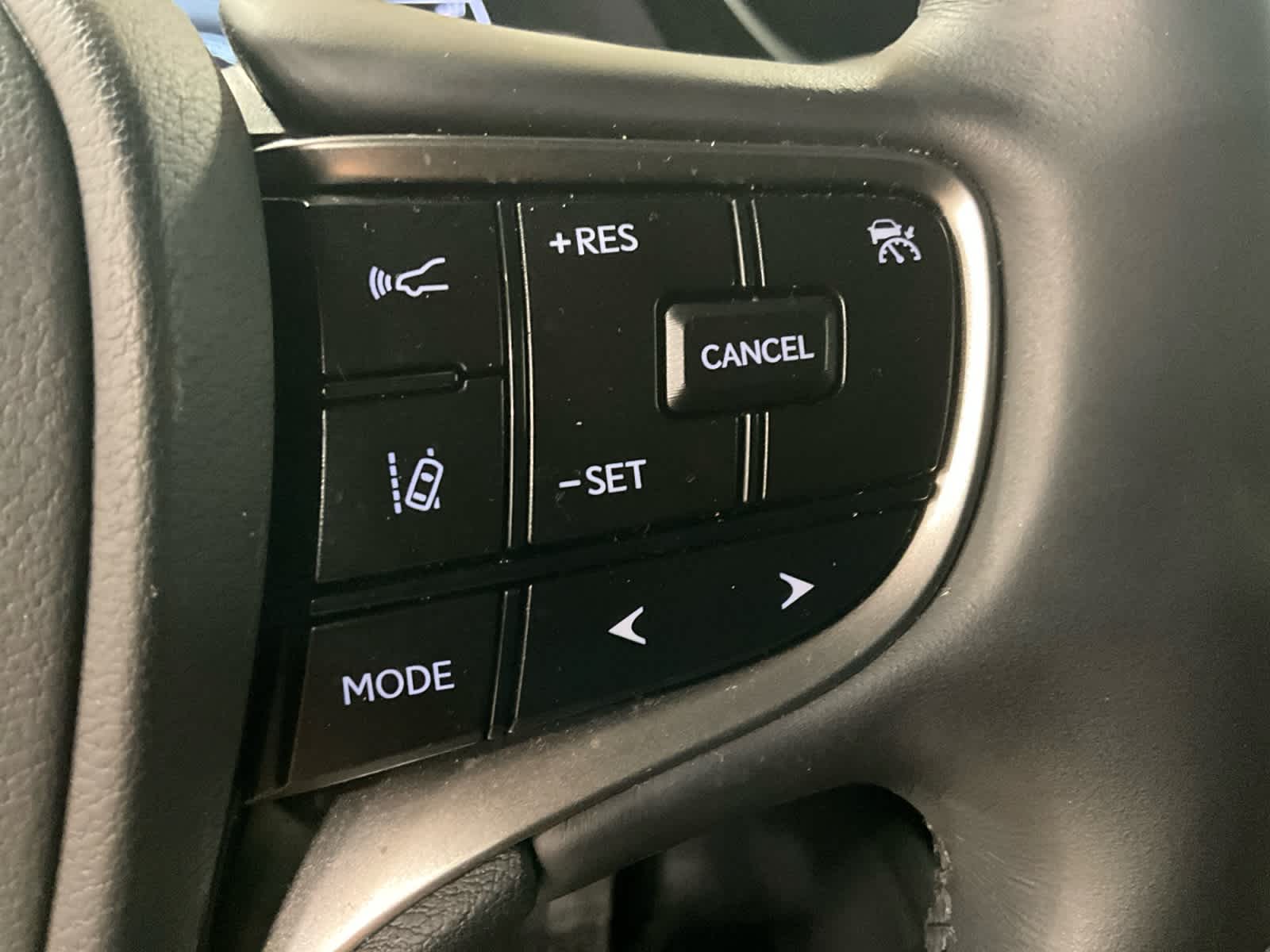 2025 Lexus ES 300h Luxury