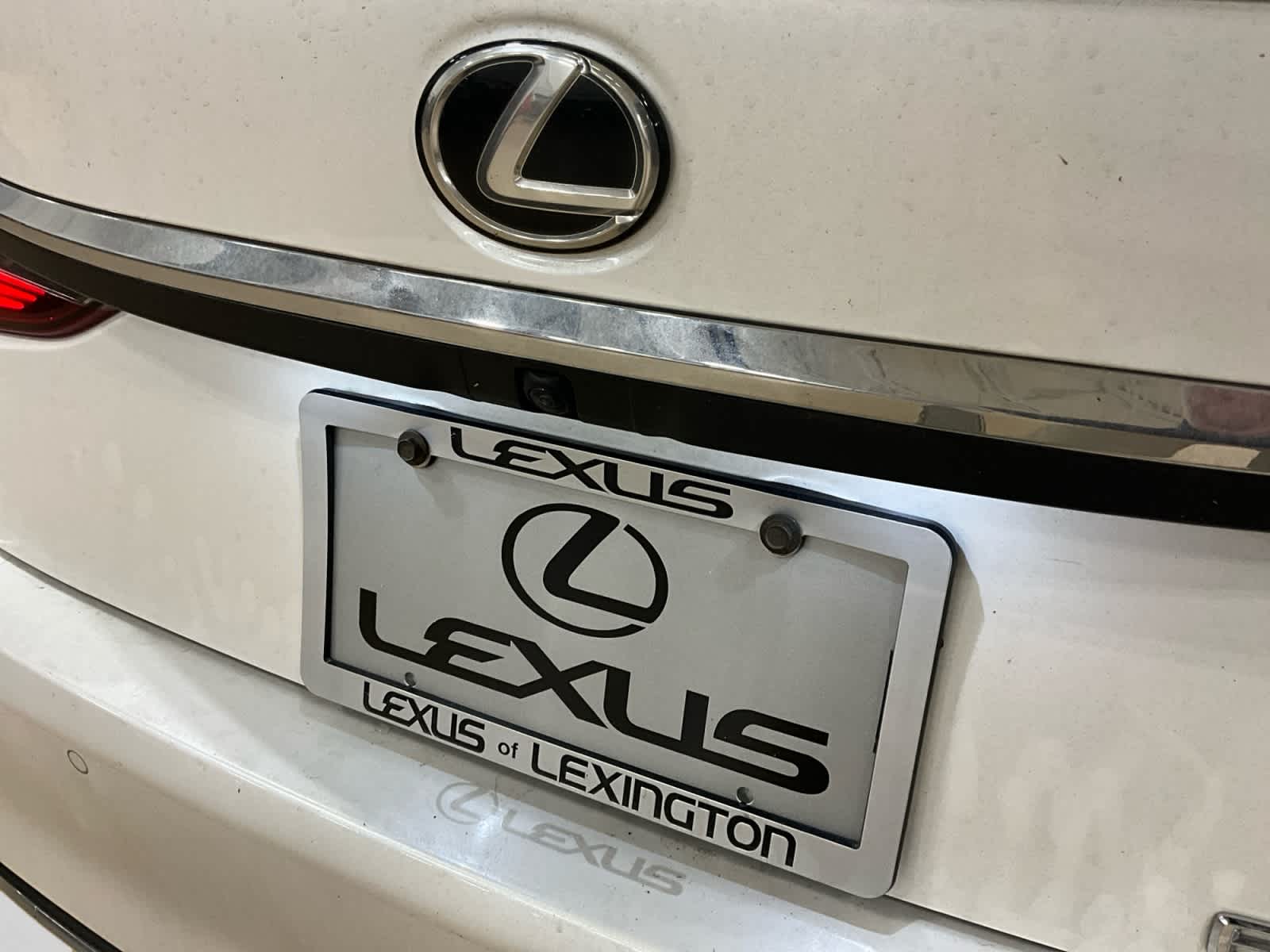 2025 Lexus ES 300h Luxury