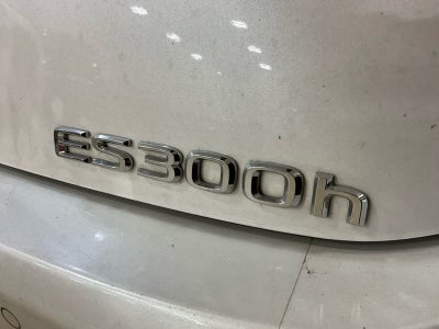 2025 Lexus ES 300h Luxury