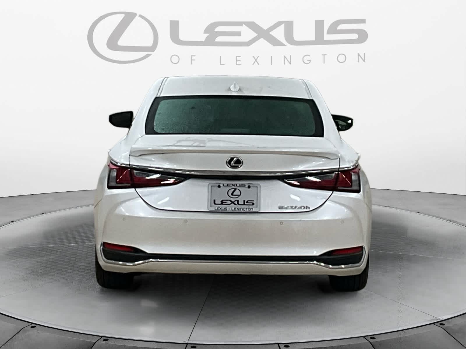 2025 Lexus ES 300h Luxury
