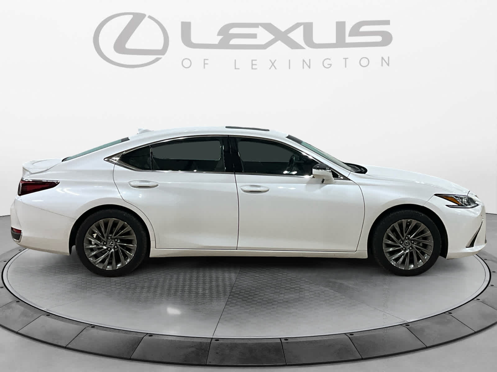 2025 Lexus ES 300h Luxury