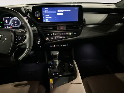 2024 Lexus ES Luxury