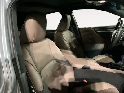 2024 Lexus ES Luxury