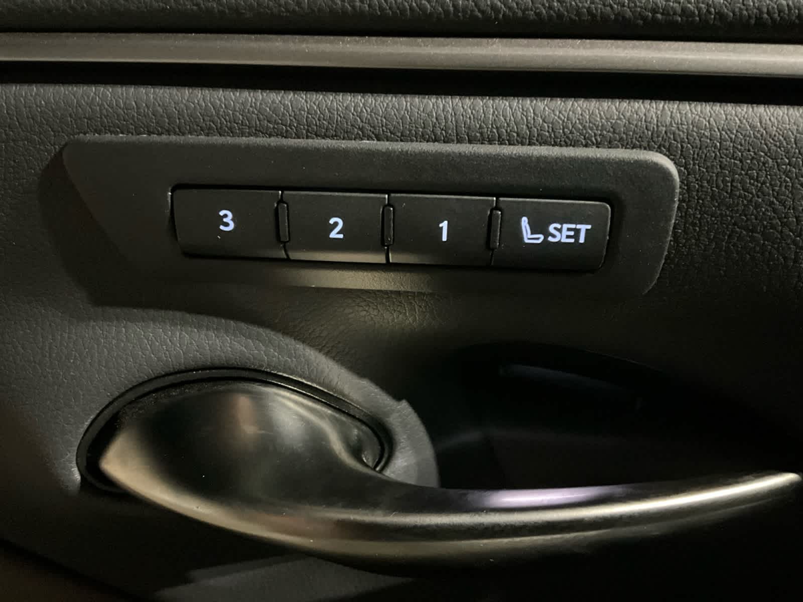 2024 Lexus ES Luxury