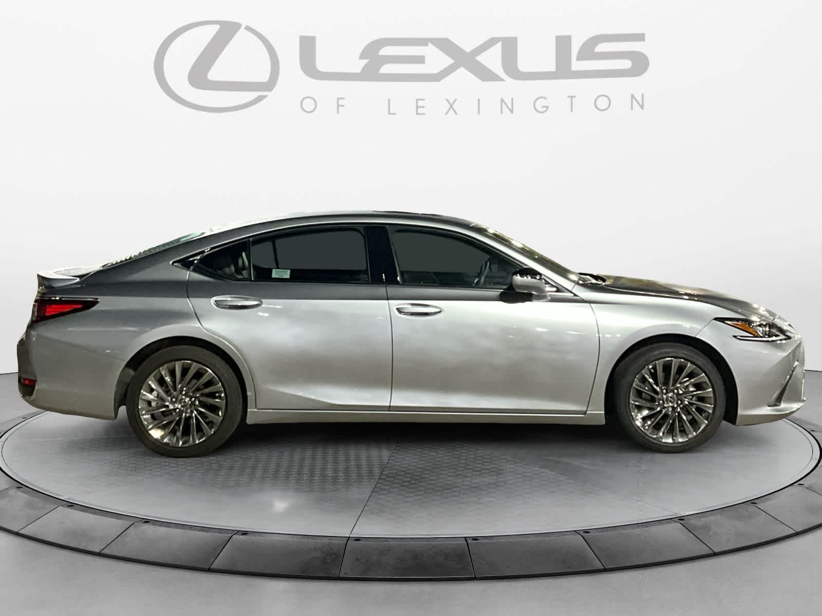 2024 Lexus ES Luxury