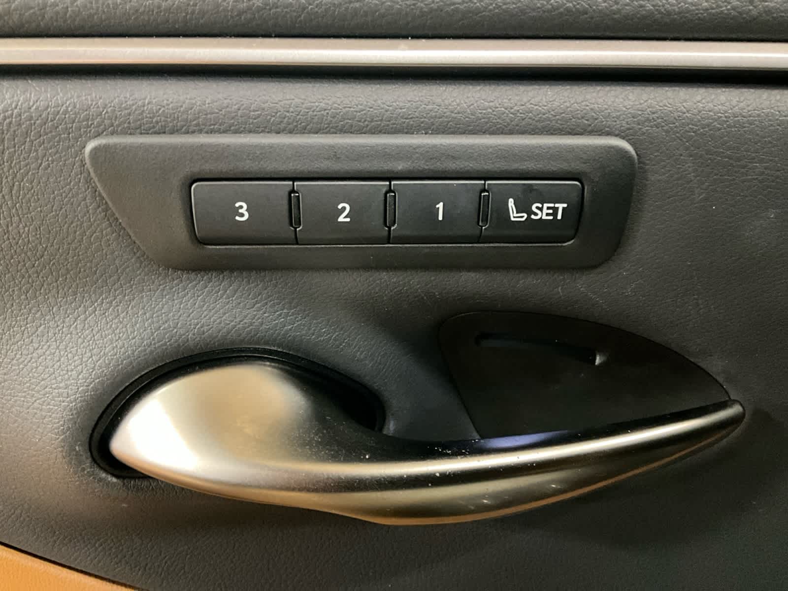 2023 Lexus ES Luxury