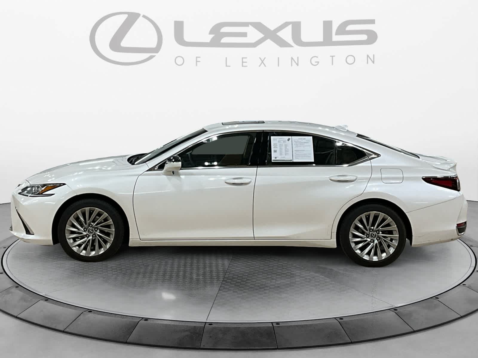 2023 Lexus ES Luxury