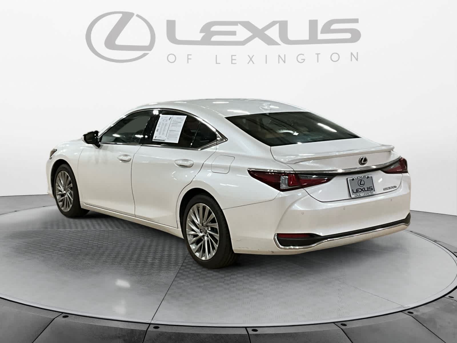 2023 Lexus ES Luxury