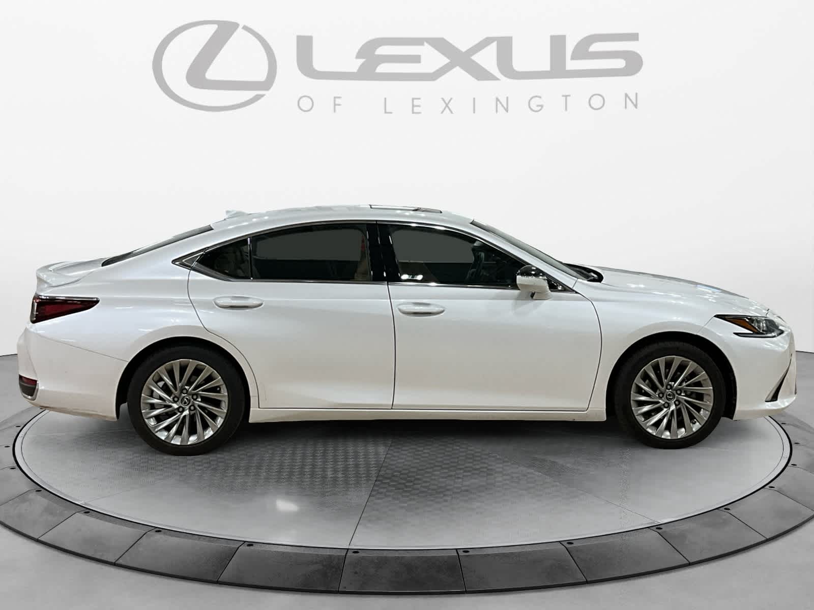 2023 Lexus ES Luxury