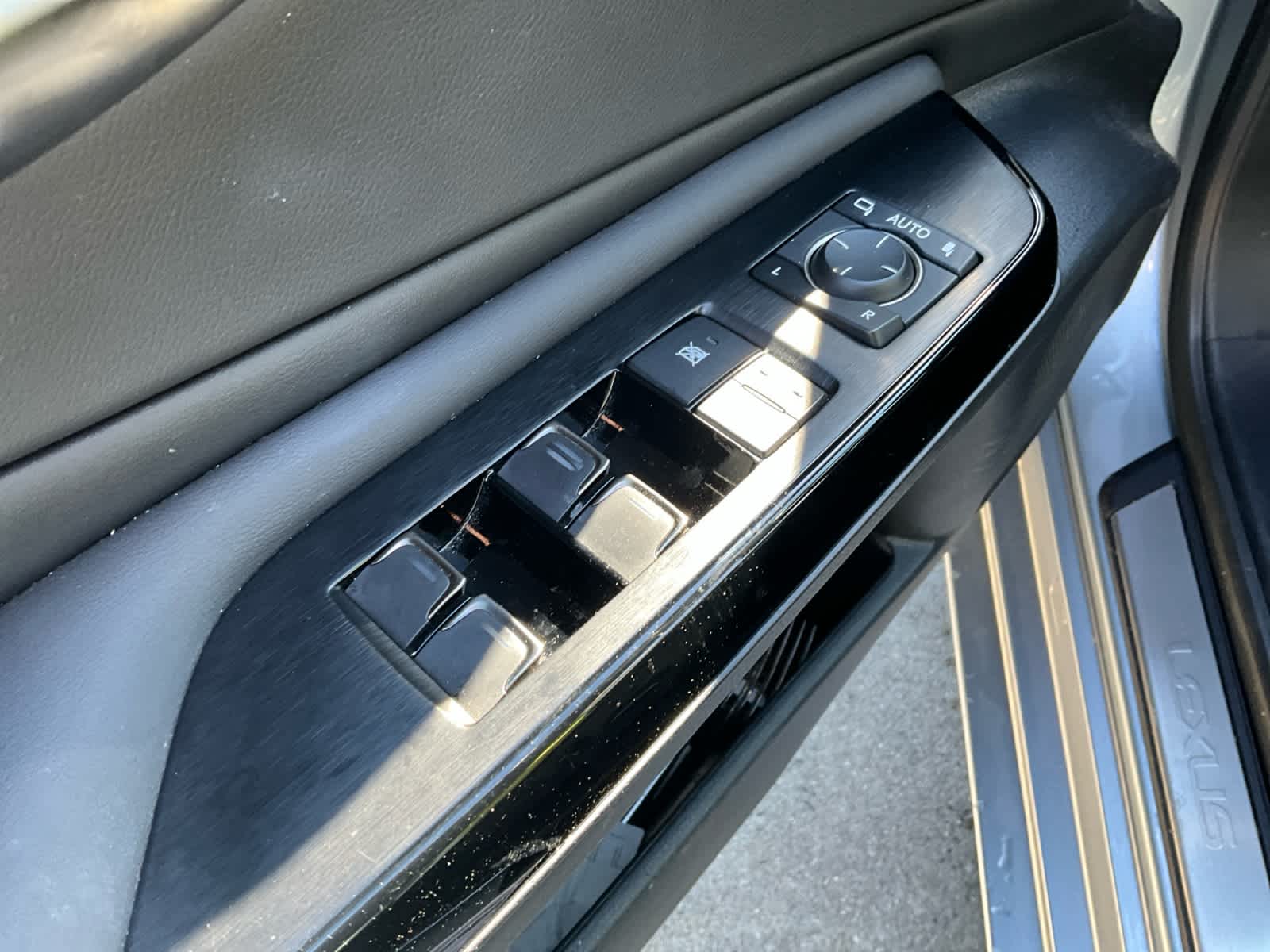 2023 Lexus ES 350 Luxury