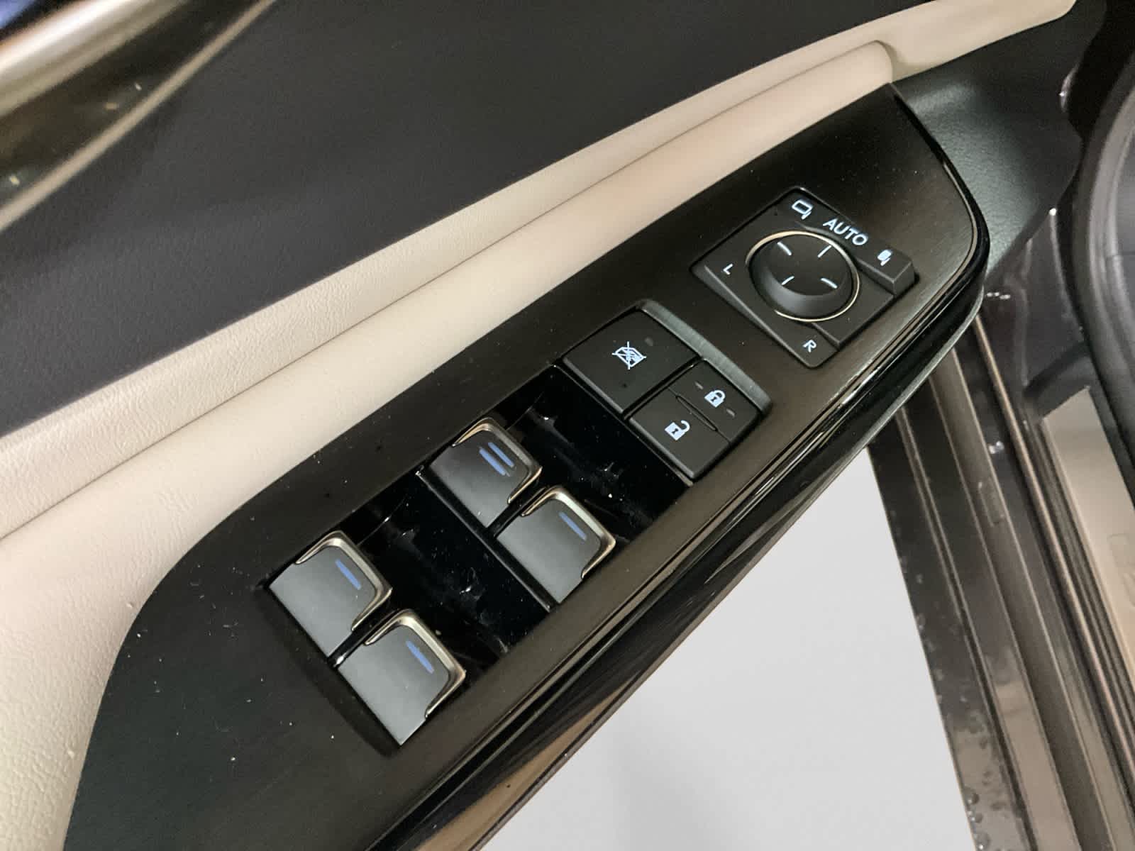 2025 Lexus ES 350 Luxury