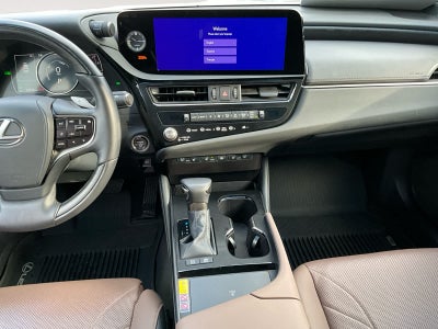 2025 Lexus ES Ultra Luxury