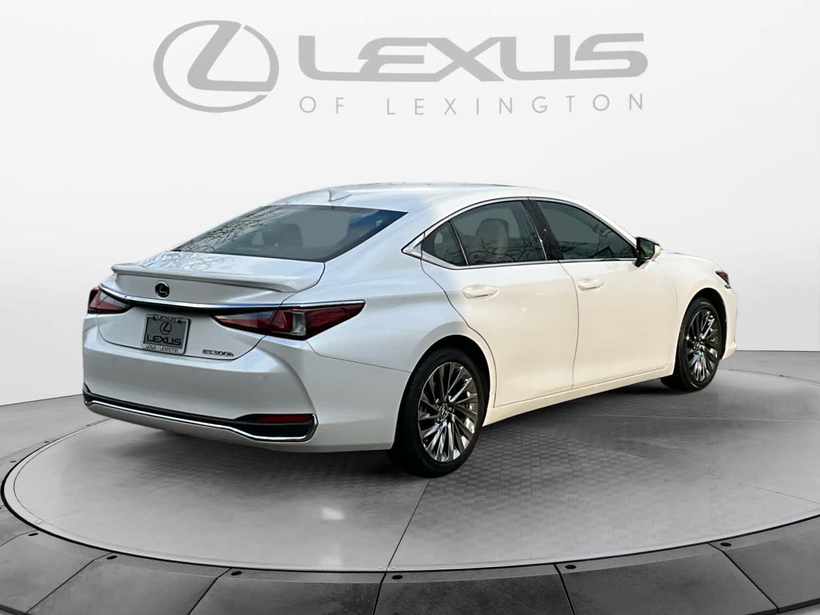 2025 Lexus ES Ultra Luxury