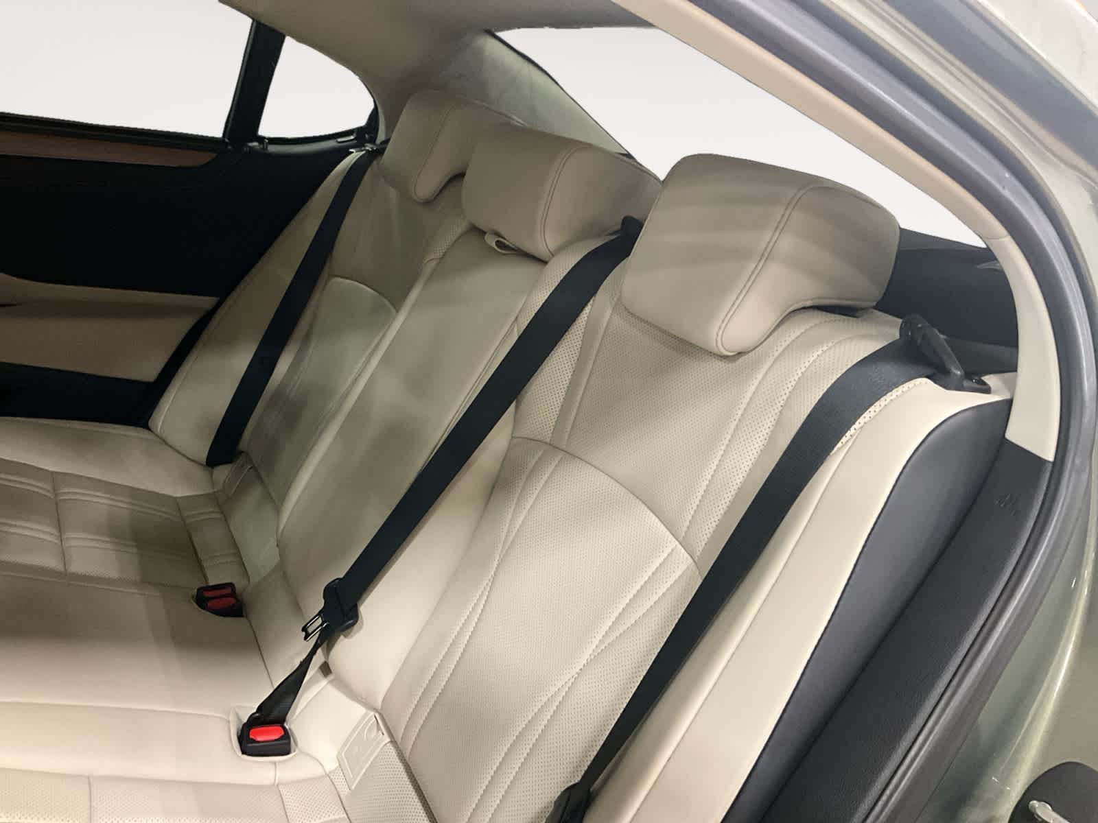 2024 Lexus ES 300h Ultra Luxury