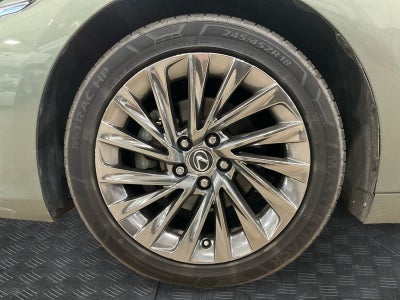 2024 Lexus ES 300h Ultra Luxury