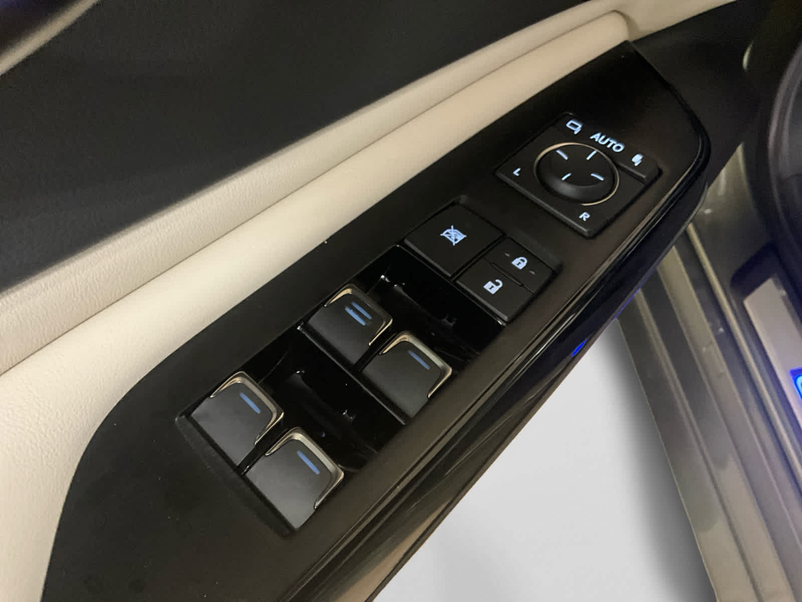 2024 Lexus ES 300h Ultra Luxury