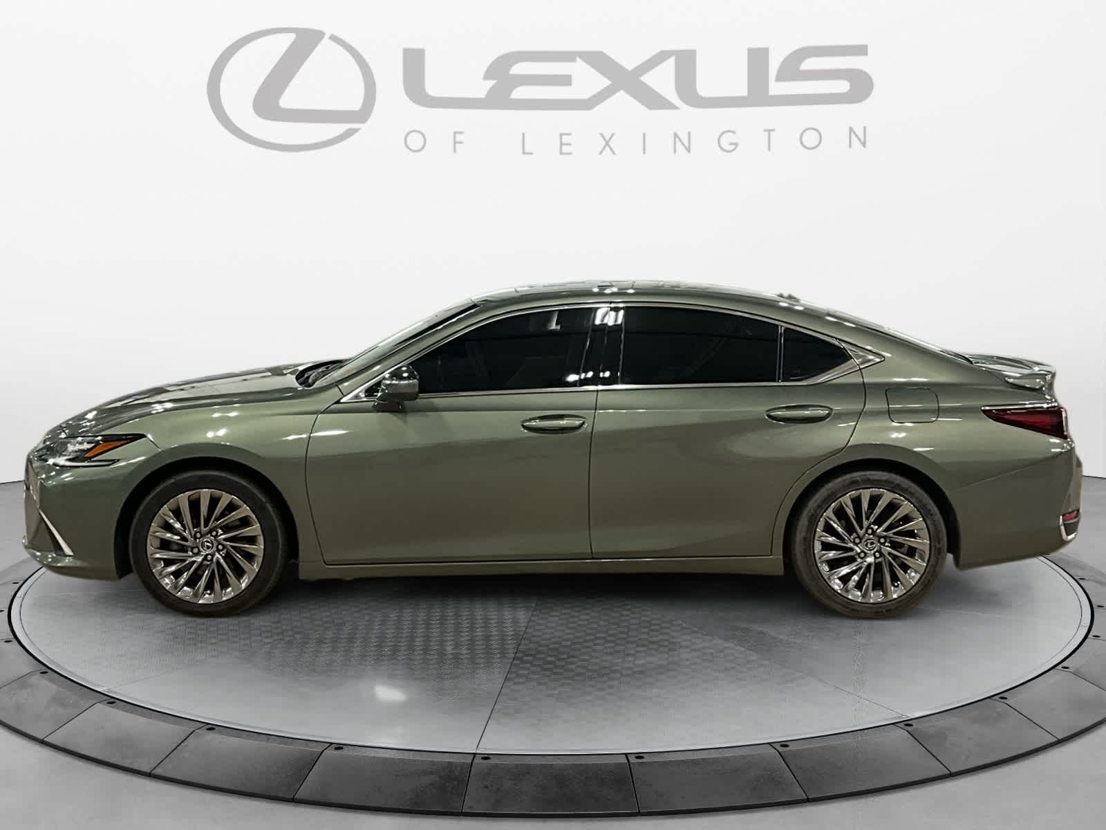 2024 Lexus ES 300h Ultra Luxury