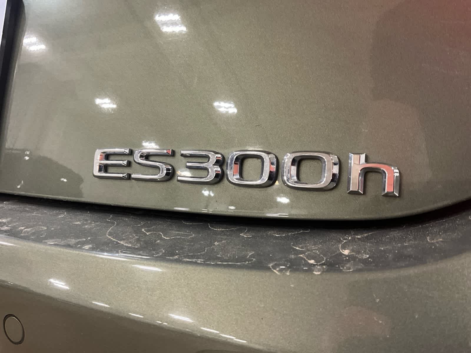 2024 Lexus ES 300h Ultra Luxury