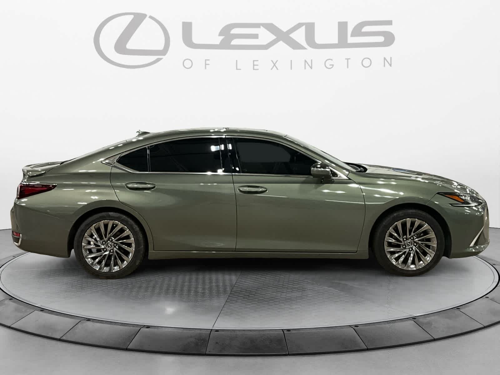 2024 Lexus ES 300h Ultra Luxury