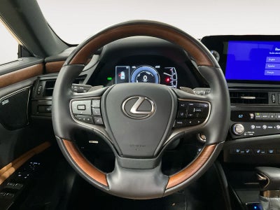 2025 Lexus ES 300h Ultra Luxury