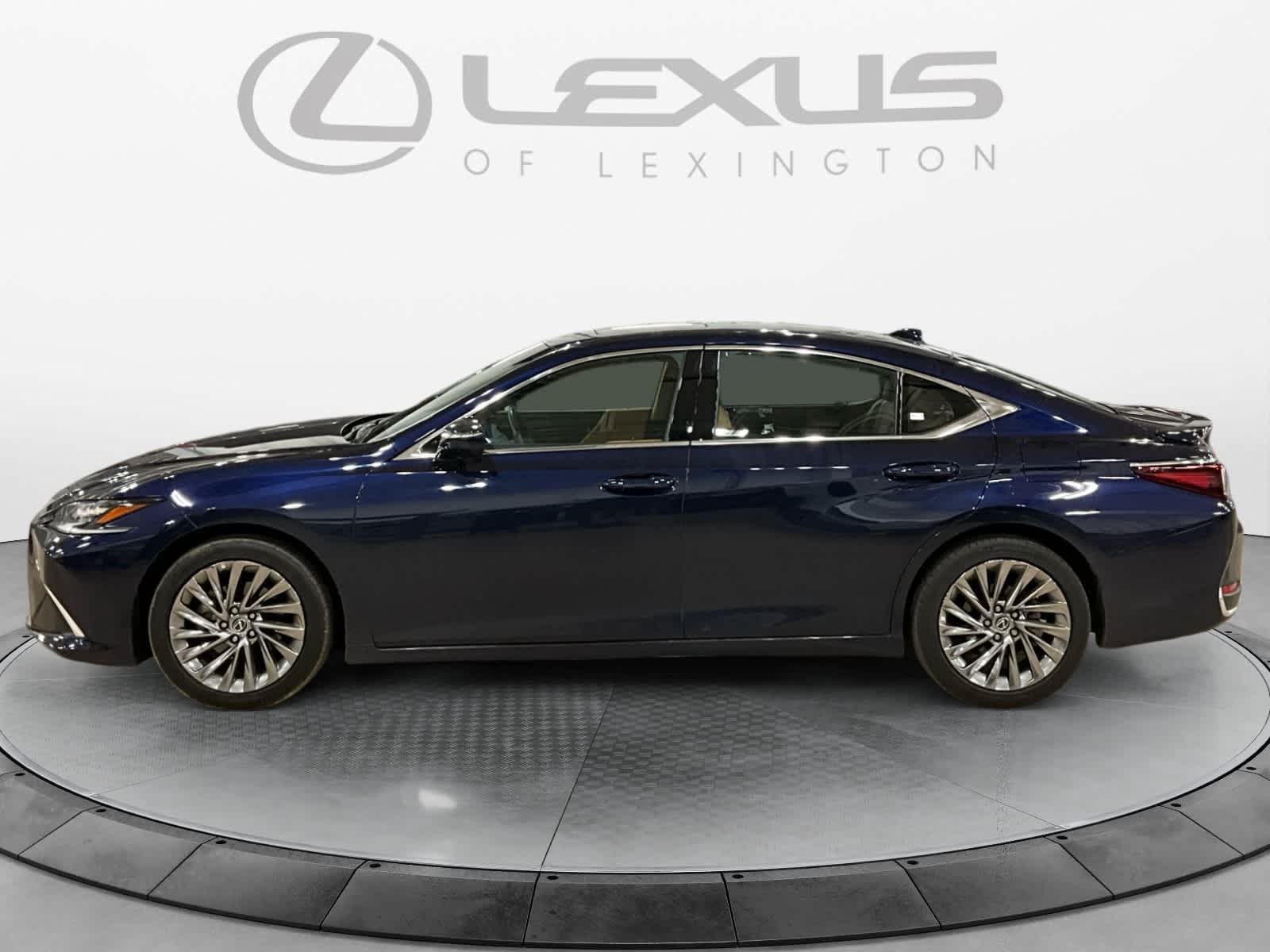 2025 Lexus ES 300h Ultra Luxury