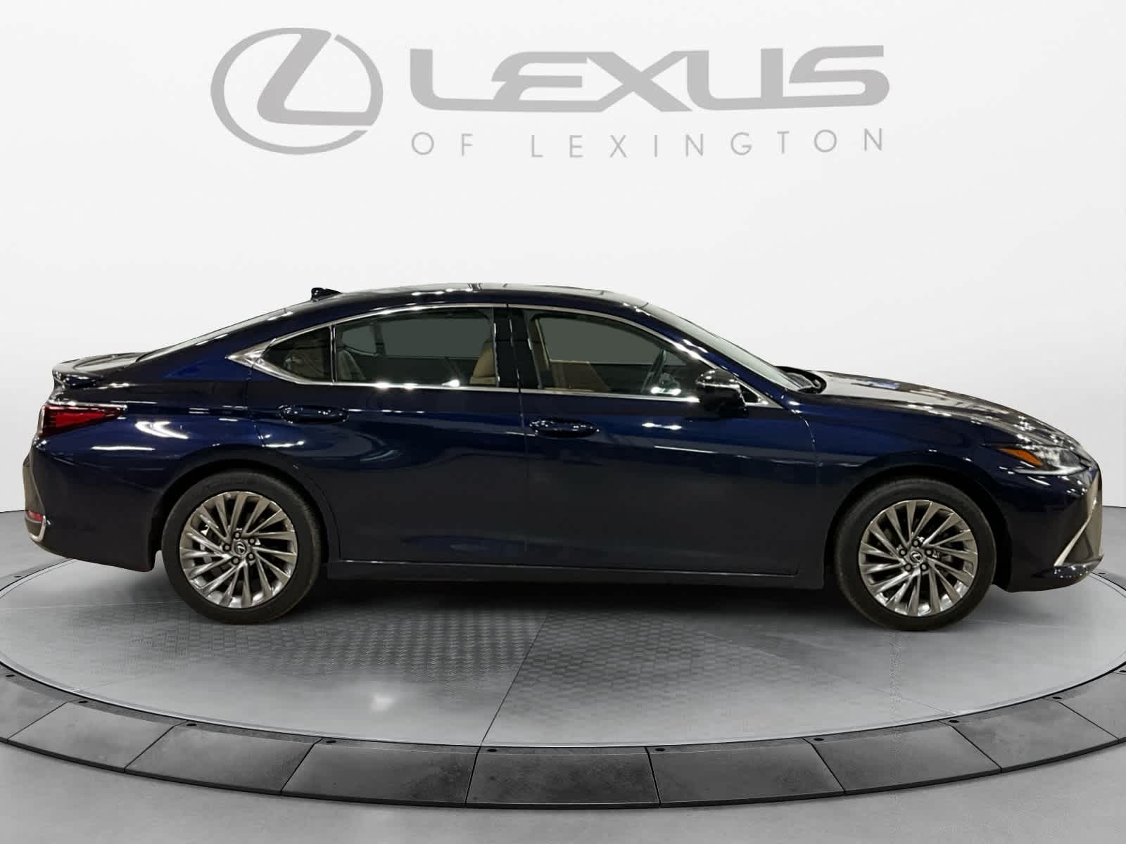 2025 Lexus ES 300h Ultra Luxury