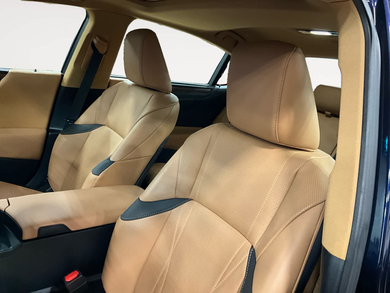 2025 Lexus ES 300h Ultra Luxury