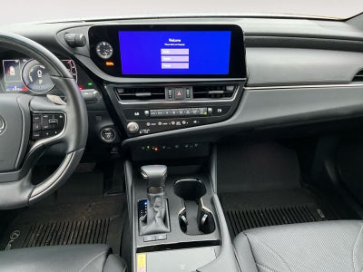 2025 Lexus ES 300h Ultra Luxury