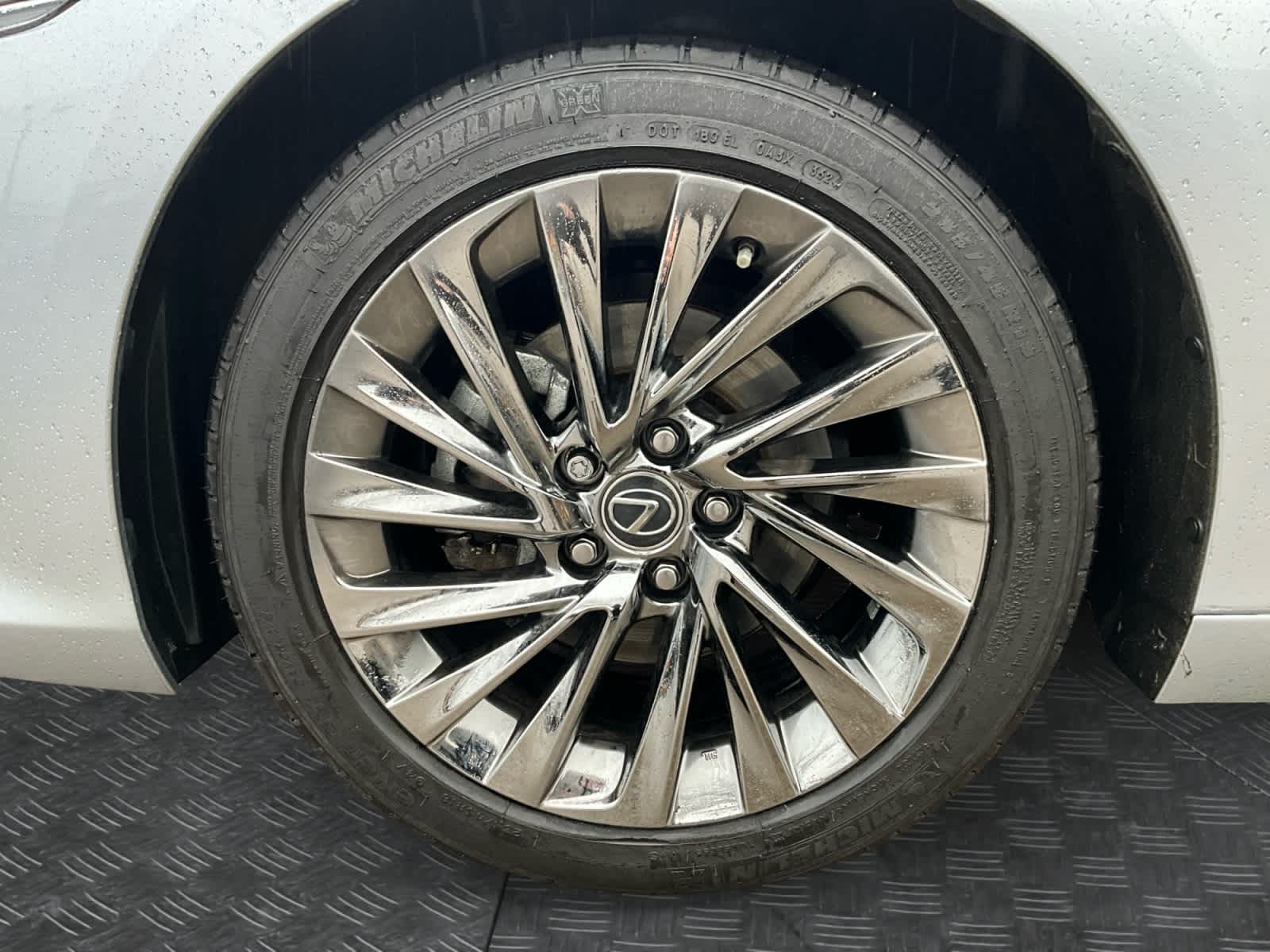 2025 Lexus ES 300h Ultra Luxury