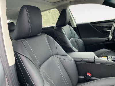 2025 Lexus ES 300h Ultra Luxury