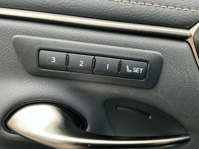 2025 Lexus ES 300h Ultra Luxury